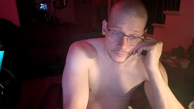 Snapshot of MasterDaddyCool chatting on June 2026 06:01:02 AM MasterDaddyCool online show from June 2026 06:01:02 AM