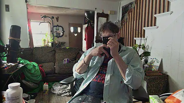 MasterDaddyCool online show from April 2026 10:22:01 PM