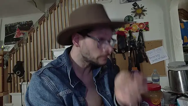 Snapshot of MasterDaddyCool chatting on April 2026 07:33:02 PM MasterDaddyCool online show from April 2026 07:33:02 PM