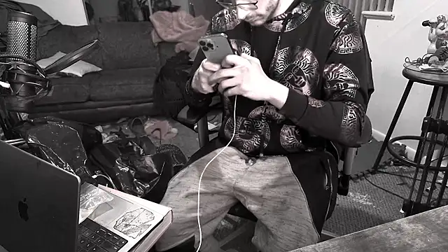 MasterDaddyCool online show from February 2026 11:37:01 PM