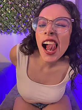 Katheerine online show from November 2025 12:55:01 AM