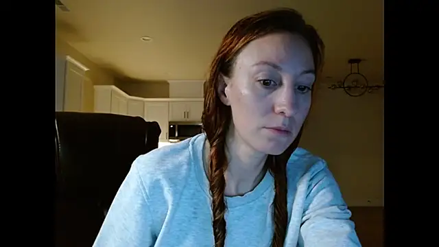 Snapshot of AnneNay chatting on February 2026 04:35:01 AM AnneNay online show from February 2026 04:35:01 AM