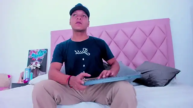 Ricky Owens1 online show from November 2025 12:49:01 PM