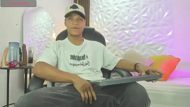 Ricky Owens1 online show from October 2025 01:46:02 PM