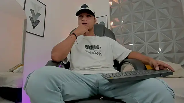 Ricky Owens1 online show from November 2025 06:30:01 PM