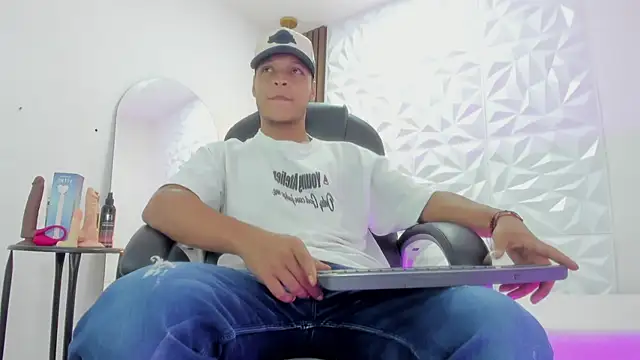 Ricky Owens1 online show from October 2025 02:03:02 PM