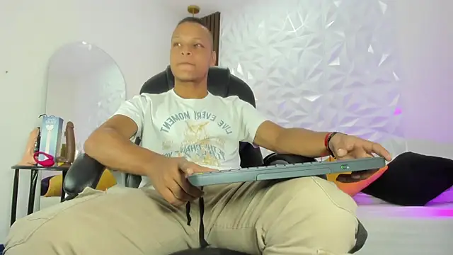 Ricky Owens1 online show from September 2025 01:40:02 PM