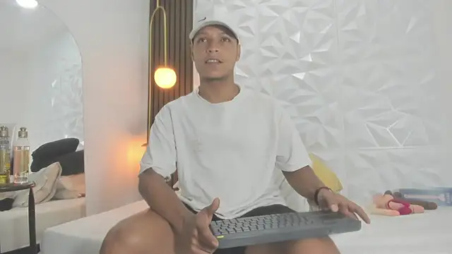 Ricky Owens1 online show from October 2025 01:56:01 PM