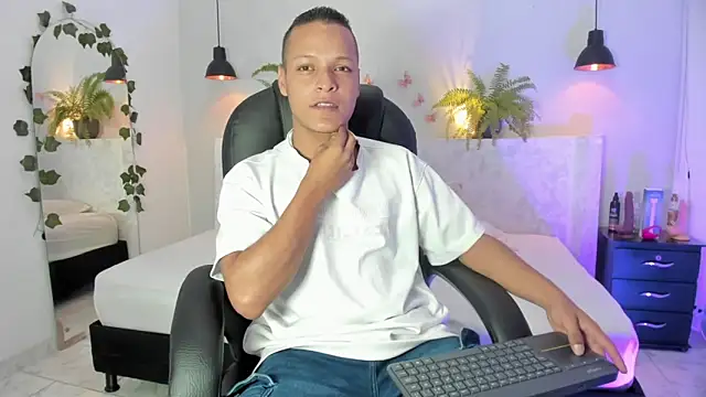 Ricky Owens1 online show from September 2025 01:00:02 PM