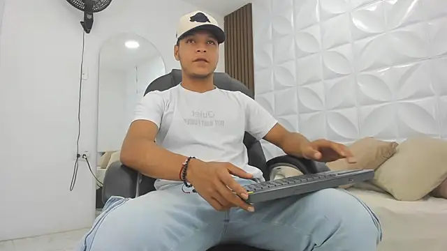 Ricky Owens1 online show from November 2025 08:42:02 PM