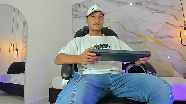 Ricky Owens1 online show from October 2025 01:56:01 PM