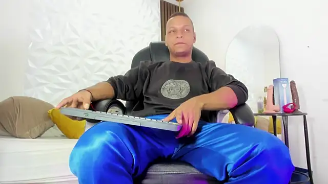 Ricky Owens1 online show from September 2025 02:45:01 PM