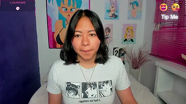 Snapshot of Louisa__clare chatting on November 2025 10:30:01 PM Louisa clare online show from November 2025 10:30:01 PM