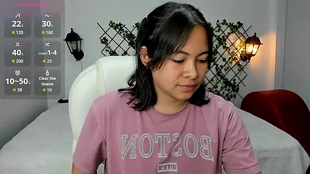 Snapshot of Louisa__clare chatting on November 2025 02:45:02 AM Louisa clare online show from November 2025 02:45:02 AM