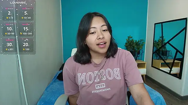 Snapshot of Louisa__clare chatting on December 2025 03:05:01 AM Louisa clare online show from December 2025 03:05:01 AM