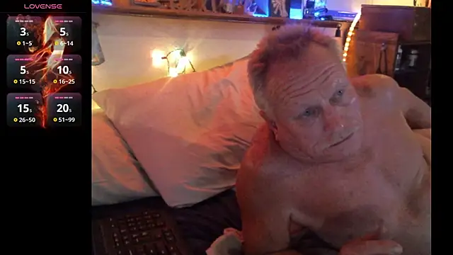 Snapshot of Pussyeat2please chatting on May 2026 05:17:02 AM Pussyeat2please online show from May 2026 05:17:02 AM