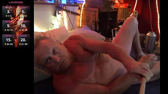 Snapshot of Pussyeat2please chatting on June 2026 11:11:02 AM Pussyeat2please online show from June 2026 11:11:02 AM