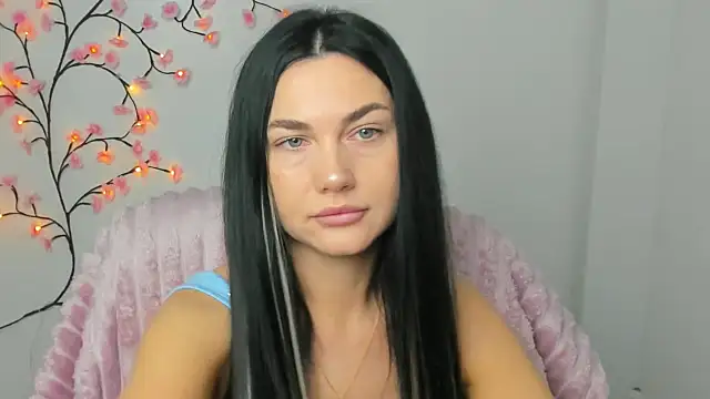 Lune Moon online show from December 2025 06:27:01 AM