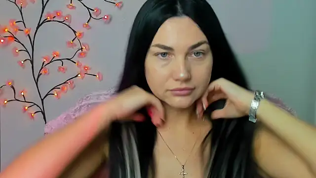 Lune Moon online show from December 2025 06:26:02 AM