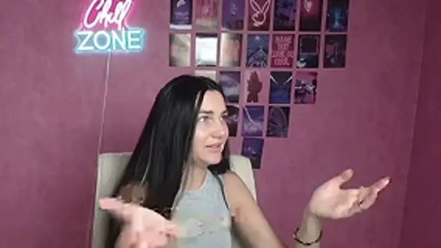 Lune Moon online show from October 2025 05:17:01 AM