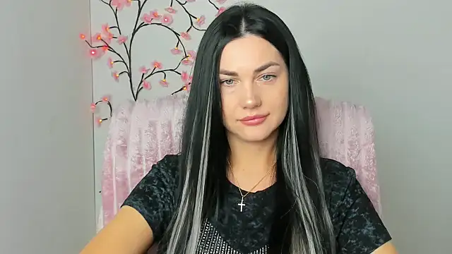 Lune Moon online show from April 2026 05:21:02 AM