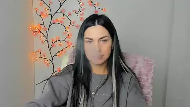 Lune Moon online show from April 2026 05:36:01 AM