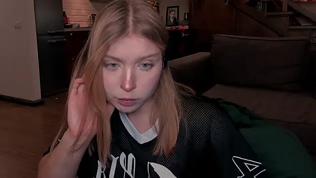 VanillaLivitski online show from November 2025 02:31:02 PM