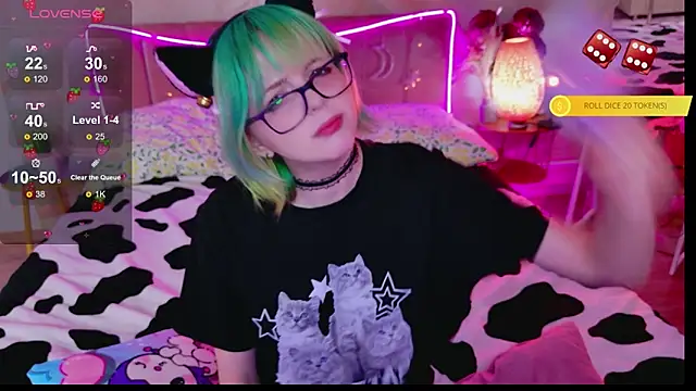 CoralineYoung online show from April 2026 07:04:02 AM