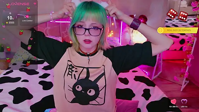 CoralineYoung online show from April 2026 05:20:01 AM