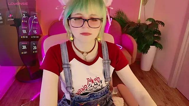 CoralineYoung online show from May 2026 05:22:02 AM