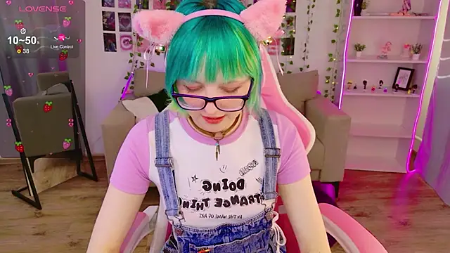 CoralineYoung online show from March 2026 07:35:02 AM