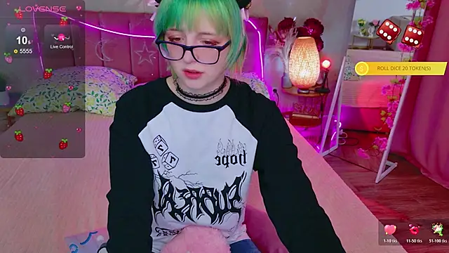CoralineYoung online show from May 2026 04:49:02 AM