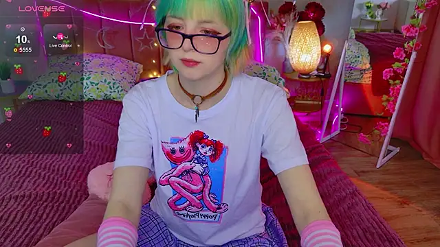CoralineYoung online show from May 2026 05:00:01 AM