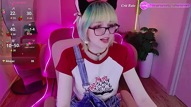 Snapshot of CoralineYoung chatting on July 2026 11:28:01 AM CoralineYoung online show from July 2026 11:28:01 AM