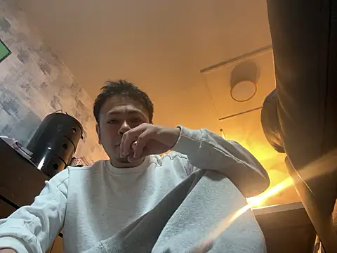 Snapshot of muut1215 chatting on March 2026 04:03:01 PM muut1215 online show from March 2026 04:03:01 PM