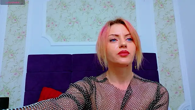 AvaSinclaire online show from November 2025 05:01:01 AM