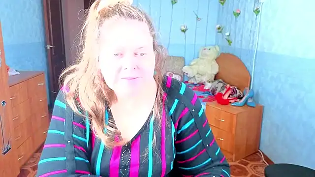 Audrey Aura online show from October 2025 05:18:02 AM