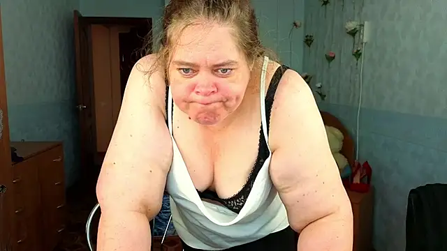 Audrey Aura online show from October 2025 05:00:01 AM
