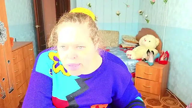 Audrey Aura online show from October 2025 05:20:01 AM