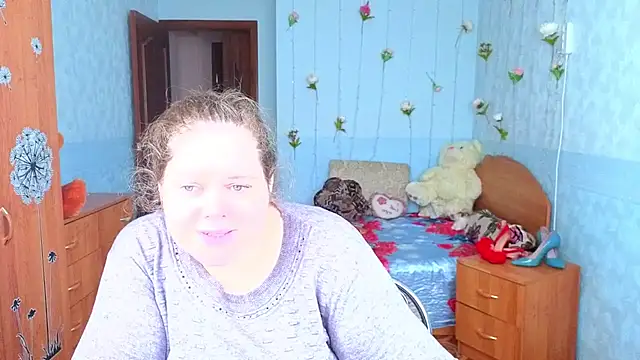 Audrey Aura online show from October 2025 06:01:01 AM