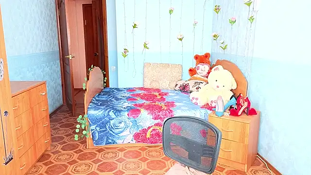 Audrey Aura online show from September 2025 05:02:01 AM
