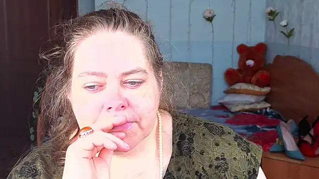 Audrey Aura online show from September 2025 05:30:01 AM