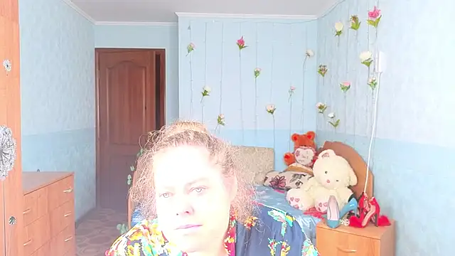 Audrey Aura online show from September 2025 05:02:01 AM