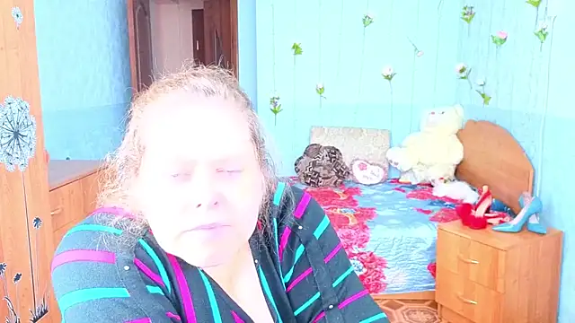 Audrey Aura online show from October 2025 05:43:02 AM