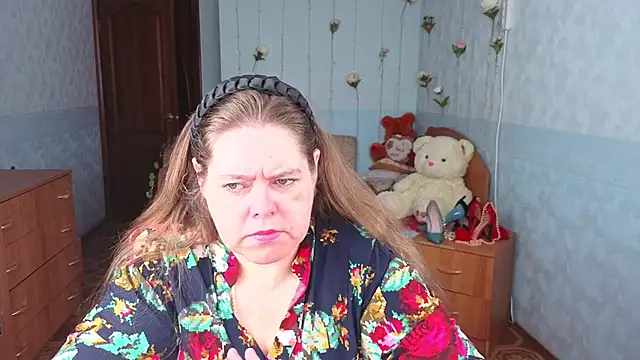Audrey Aura online show from September 2025 05:11:01 AM