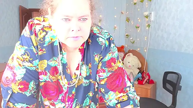 Audrey Aura online show from September 2025 05:03:01 AM