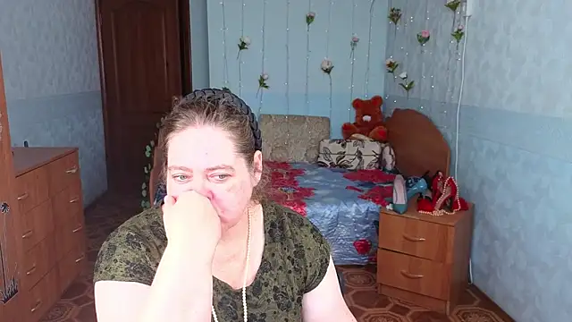 Audrey Aura online show from September 2025 05:30:01 AM