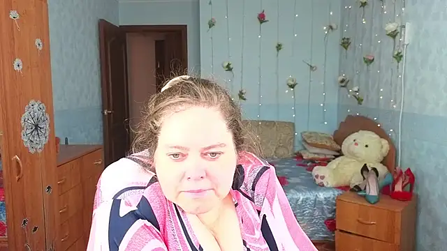 Audrey Aura online show from October 2025 05:09:01 AM