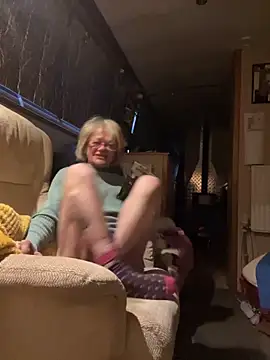 ladyboatlady online show from March 2026 06:40:01 PM