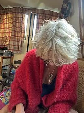 Snapshot of ladyboatlady chatting on September 2025 06:41:01 AM ladyboatlady online show from September 2025 06:41:01 AM